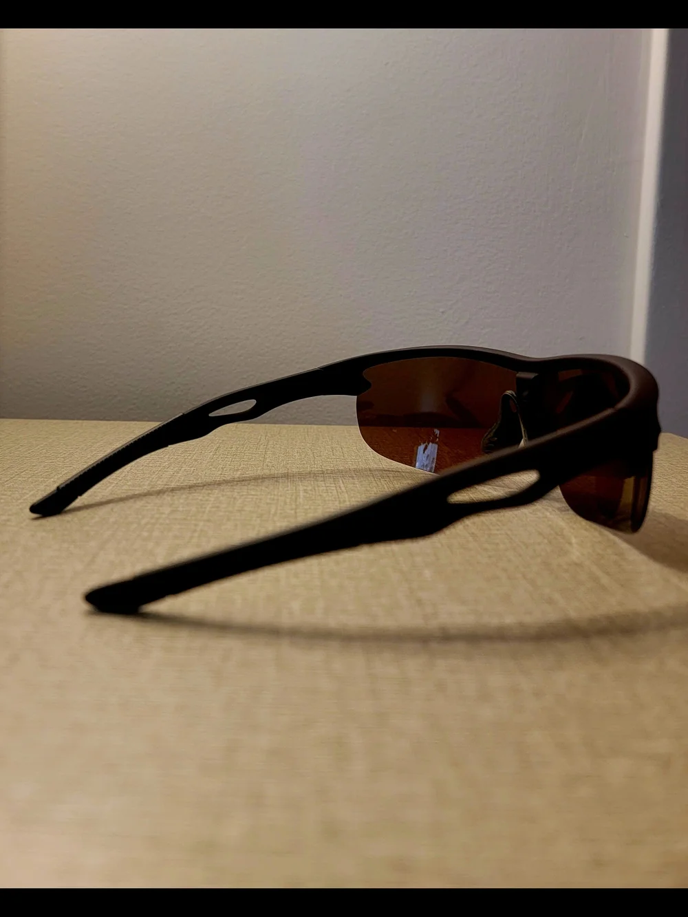 Banbé Eyewear Australian Sporty Shield Wrap Sunglasses - Dark Brown - MINT